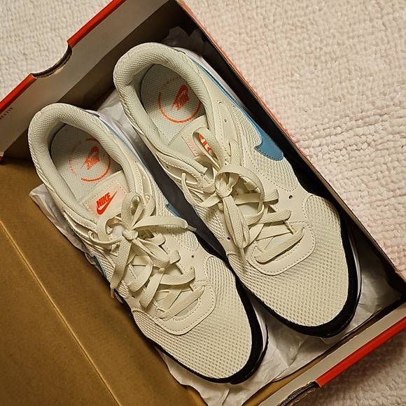 Brand New with Box Womans Nike AirMax SC Size 11 - Picture 3 of 4